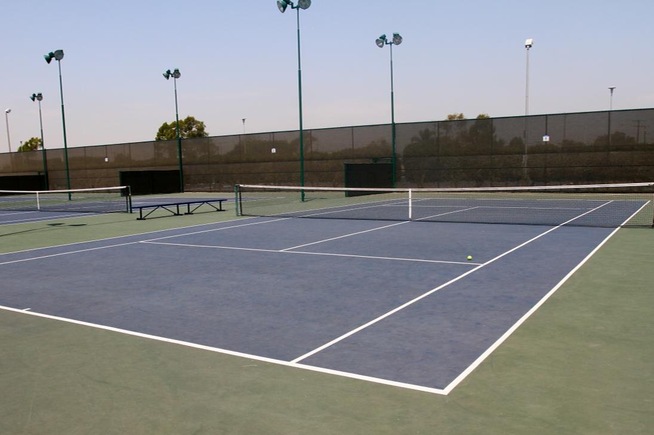 Men's Tennis suffers tough loss to Riverside City