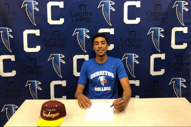 Riley Hamilton signed with Tuskegee University