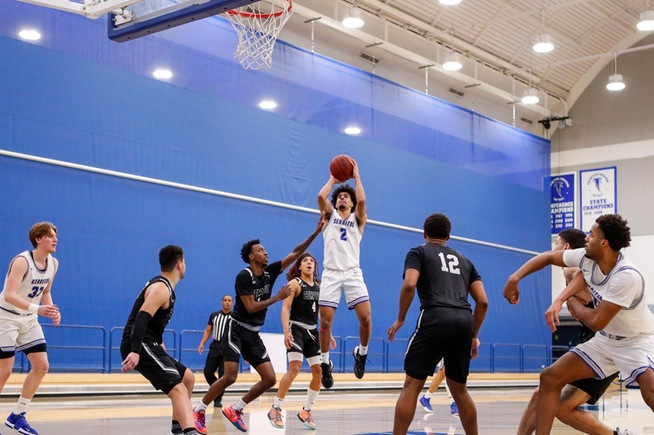 Jalen Shores scored 17 points for the Falcons
