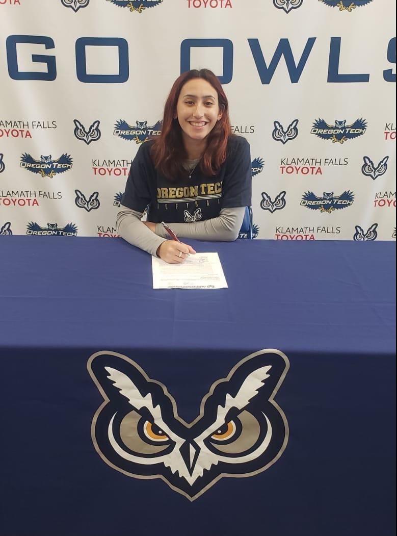 Jazmine Macias signs with Oregon Tech University