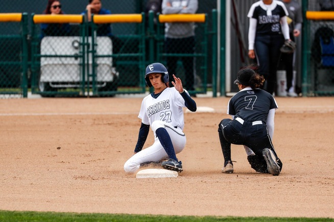 Jazmine Macias receives NFCA Golden Shoe Award