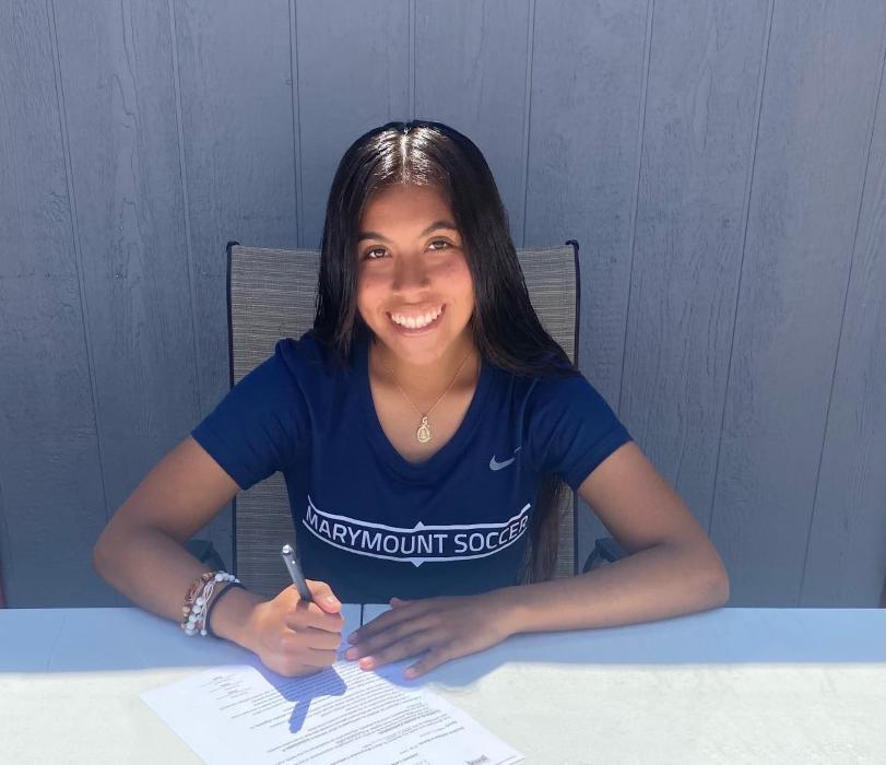 Olga Luna signs with California Marymount University