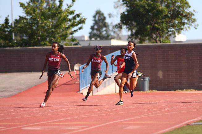 Najia Hudspeth won both the 100 and 200 at the SCC Prelims