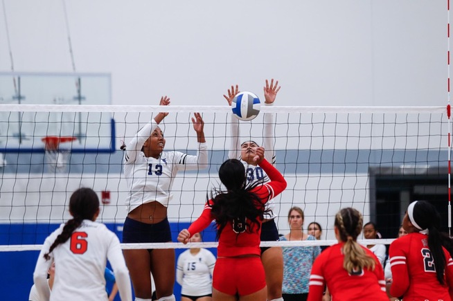 File Photo: Aiyana Sierra (13) and Kira Magdaleno (30) combined for 18 kills against El Camino