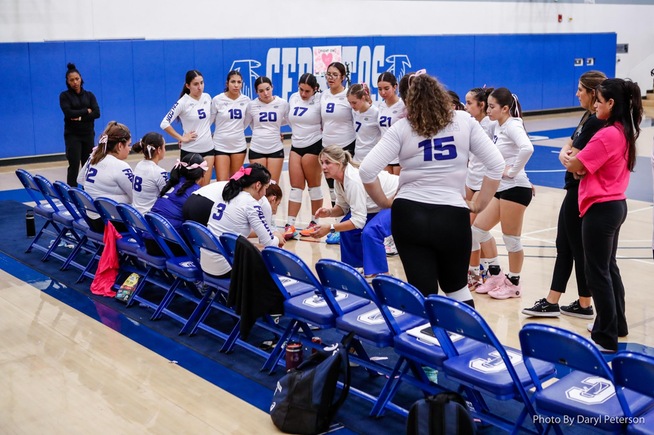 Cerritos routs LA City in three sets